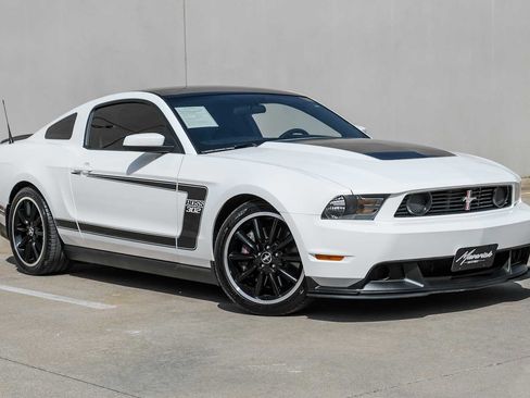 Used 2012 Ford Mustang Boss 302 w/ Boss 302 Accessory Pkg image 6
