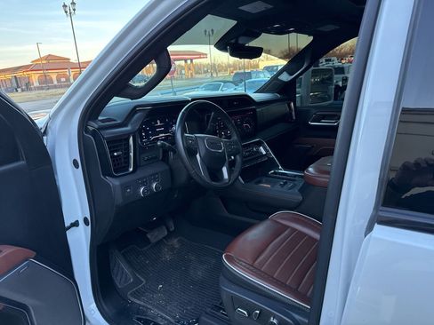 Used 2025 GMC Sierra 3500 Denali Ultimate image 18