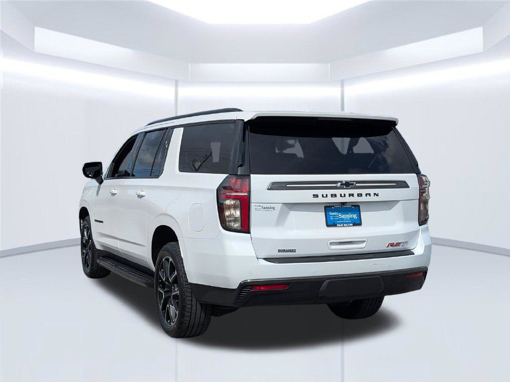 Used 2021 Chevrolet Suburban RST AWD/4WD image 3