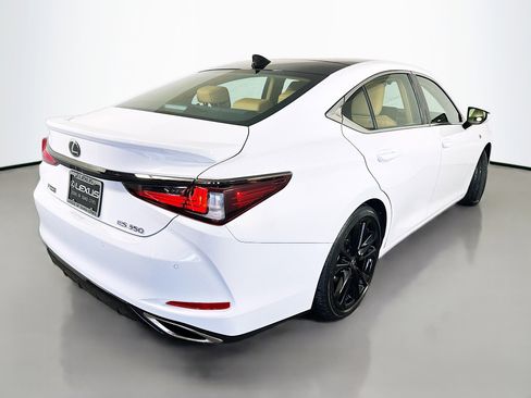 Used 2025 Lexus ES 350 w/ Accessory Package (Z2) image 7
