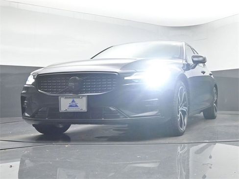 Used 2024 Volvo S60 B5 Plus image 36