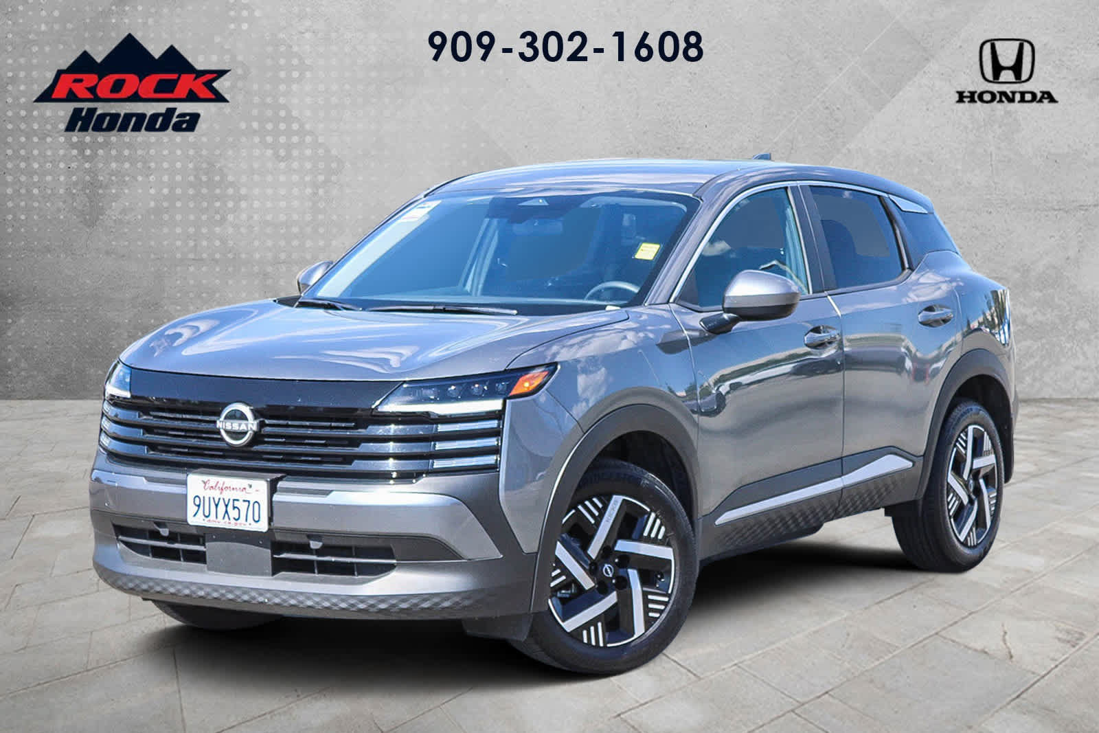 Used 2025 Nissan Kicks SV w/ Illumination Package FWD image 1