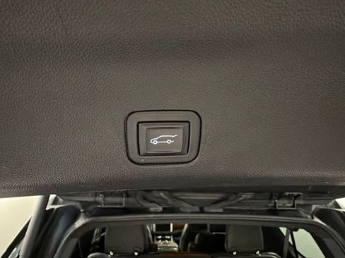 Used 2023 GMC Yukon XL Denali Ultimate AWD/4WD image 41
