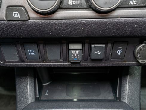 Used 2023 Toyota Tacoma TRD Sport image 23