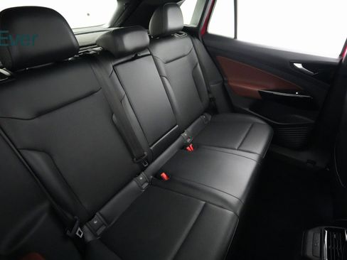 Used 2022 Volkswagen ID.4 Pro S image 8