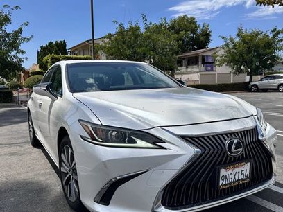 Used 2020 Lexus ES 350 w/ Accessory Package 2