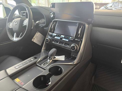 New 2026 Lexus LX 700h Luxury image 12