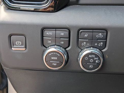 Used 2023 GMC Sierra 1500 AT4 w/ AT4 Preferred Package AWD/4WD image 17