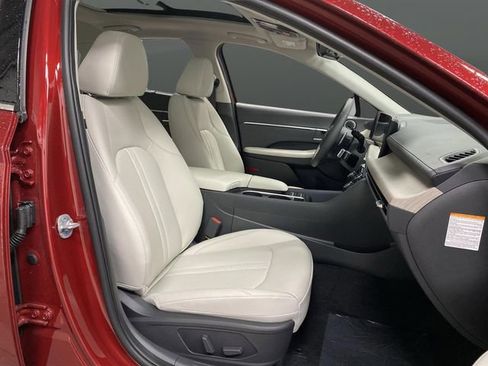 New 2025 Hyundai Sonata Limited image 33