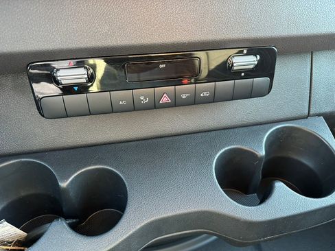 Used 2022 Mercedes-Benz Sprinter 2500 image 16