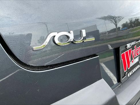 Used 2021 Kia Soul LX image 24