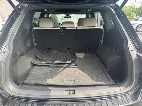 Used 2024 Volkswagen Tiguan SE R-Line AWD/4WD image 56