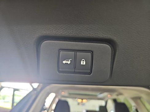 Certified 2023 Nissan Rogue SV w/ SV Premium B Package AWD/4WD image 14
