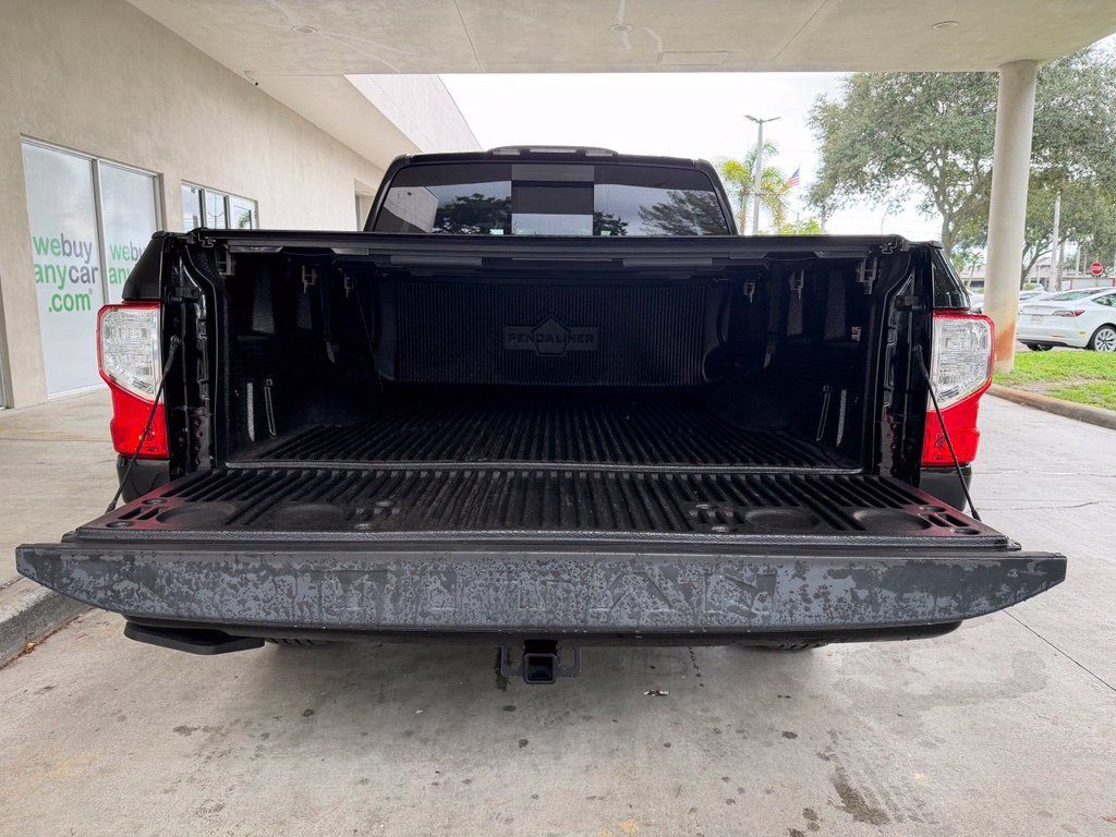 Used 2021 Nissan Titan SV w/ SV Convenience Package RWD image 38