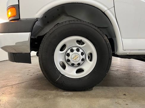 New 2025 Chevrolet Express 3500 w/ Power Convenience Package image 15