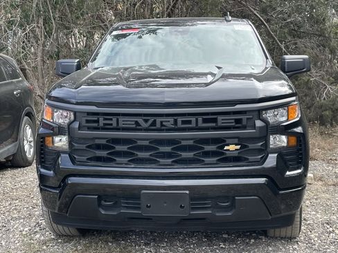 Used 2024 Chevrolet Silverado 1500 Custom image 2