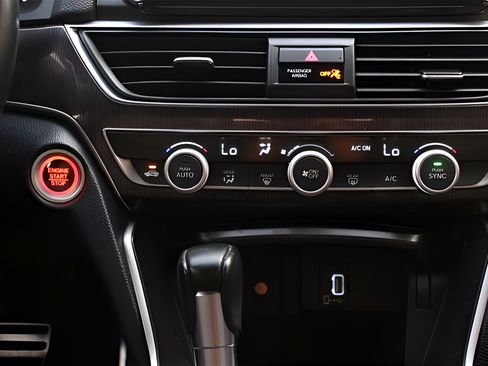 Used 2018 Honda Accord Sport image 16