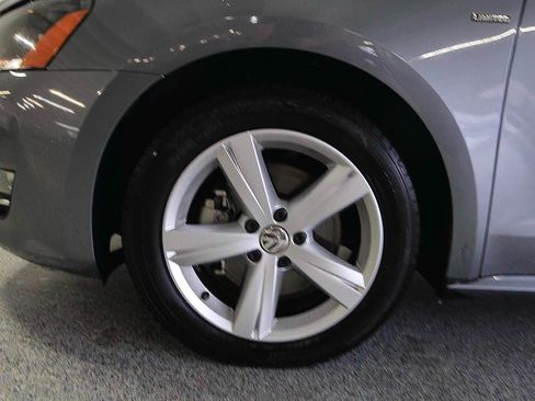 Used 2015 Volkswagen Passat 1.8T Limited Edition FWD image 6
