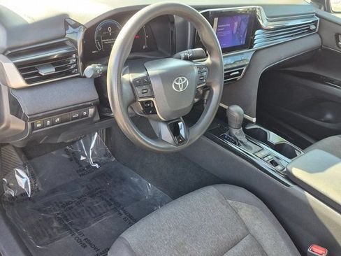 Used 2025 Toyota Camry LE FWD image 17