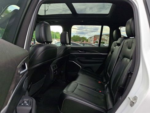 Used 2024 Jeep Grand Cherokee Limited 4xe AWD/4WD image 10