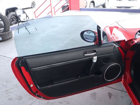 Used 2008 MAZDA MX-5 Miata Grand Touring RWD image 12