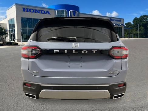 New 2026 Honda Pilot Touring image 4