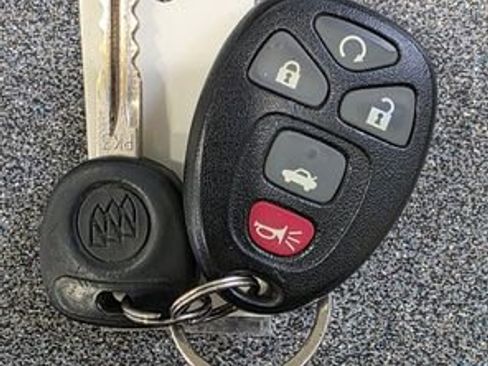 Used 2008 Buick LaCrosse CXL image 30