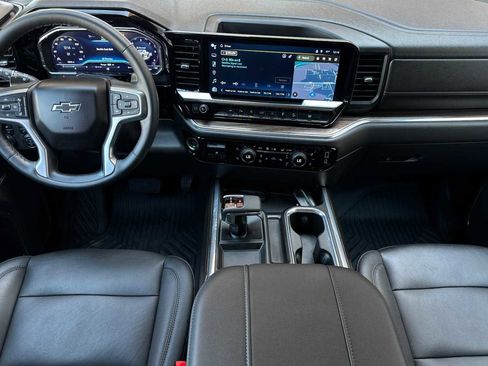 Used 2024 Chevrolet Silverado 1500 LT Trail Boss w/ LT Trail Boss Premium Package image 16