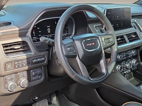 Used 2023 GMC Yukon AT4 AWD/4WD image 15