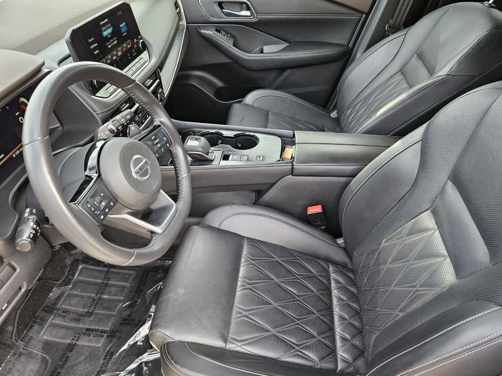 Used 2021 Nissan Rogue Platinum FWD image 2