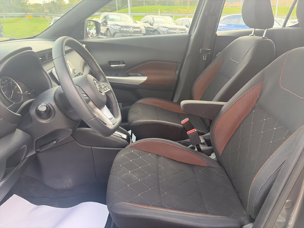 Used 2019 Nissan Kicks SR FWD image 10