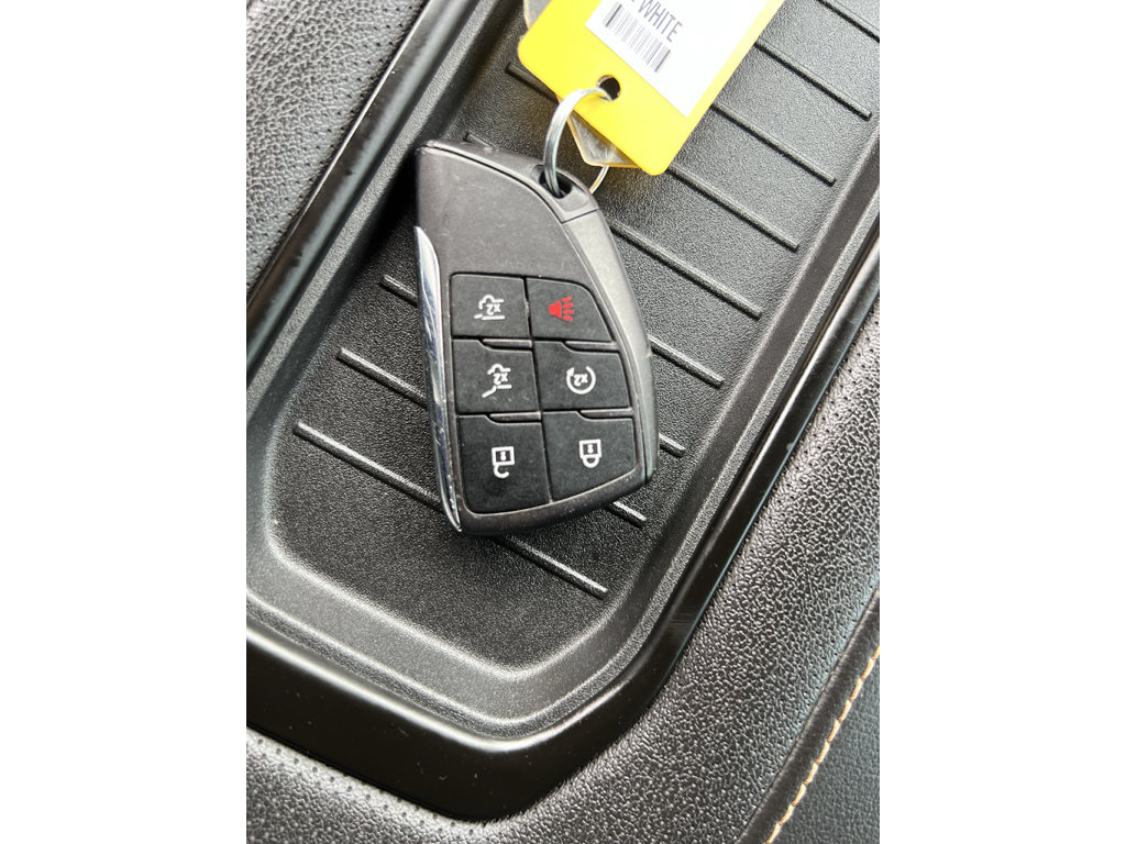 Used 2023 GMC Yukon AT4 w/ Technology Package AWD/4WD image 22