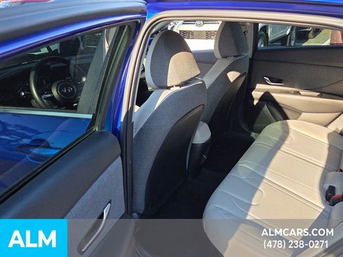 Used 2024 Hyundai Elantra Limited image 14