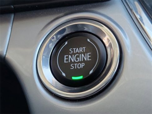 Used 2025 Chevrolet Trax LT w/ LT Convenience Package image 12