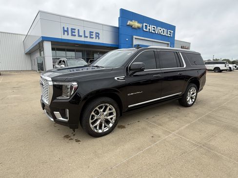 Used 2021 GMC Yukon XL Denali AWD/4WD image 3