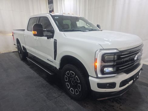 Used 2026 Ford F250 Platinum AWD/4WD image 3