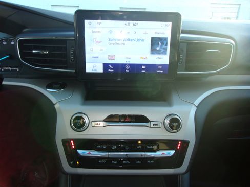 Certified 2023 Ford Explorer XLT w/ Equipment Group 202A image 18