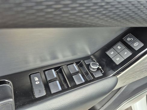 Used 2019 Land Rover Range Rover Velar R-Dynamic SE AWD/4WD image 13