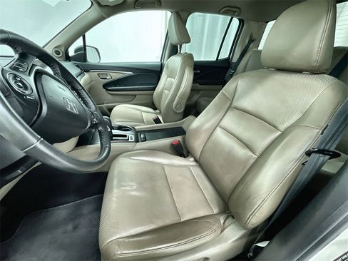 Used 2018 Honda Ridgeline RTL-T image 19