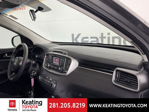Used 2016 Kia Sorento LX image 20