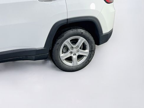 Used 2023 Jeep Compass Latitude w/ Convenience Group AWD/4WD image 28