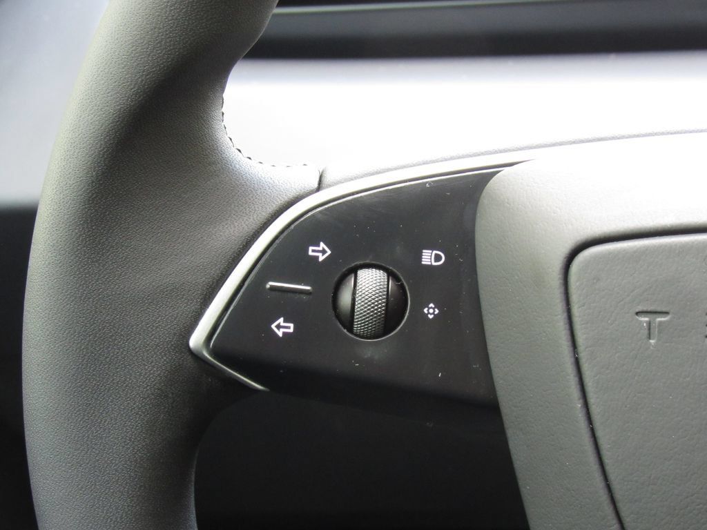 Used 2024 Tesla Model 3 Standard Range RWD image 23