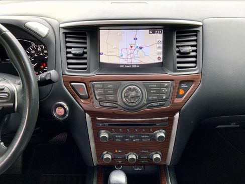 Used 2018 Nissan Pathfinder Platinum image 6