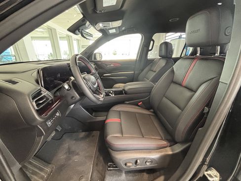 Used 2026 Chevrolet Traverse RS AWD/4WD image 2