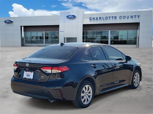 Used 2025 Toyota Corolla LE image 4