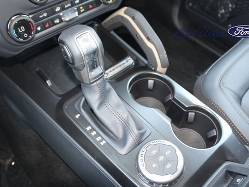 New 2025 Ford Bronco Badlands image 13