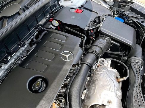 Used 2022 Mercedes-Benz GLB 250 image 44