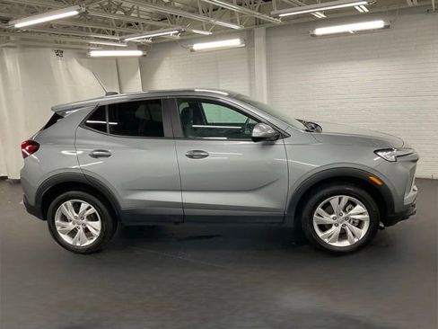 Used 2025 Buick Encore GX Preferred AWD/4WD image 5