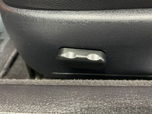 Used 2004 Ford Thunderbird image 19