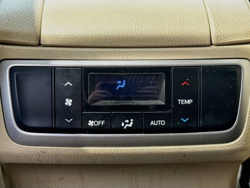 Used 2018 Toyota Highlander XLE FWD image 29